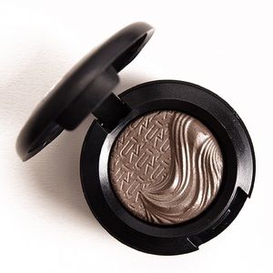 MAC Cosmetics Extra Dimension Eyeshadow